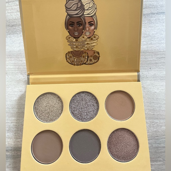 Juvias Place - The Taupes Eyeshadow Palette - Picture 2 of 2